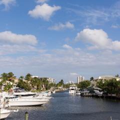 Spectacular view on the canal, Fort Lauderdale, very clean, free Parking & Wifi