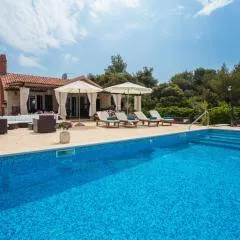 Holiday Home Villa Mutnik by Interhome