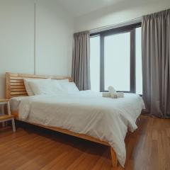 Muji Home 1 - Sea and City View 2BR at 218 Tropicana NEAR Komtar FoodHeaven with Netflix & TV Box