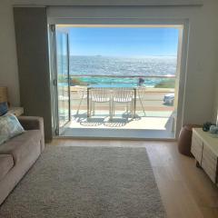 Cottesloe Beachfront Ocean View Apartment