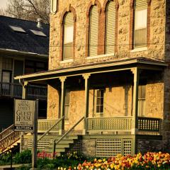 Abe's Spring Street Guest House
