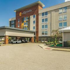 La Quinta by Wyndham Cleveland Airport West