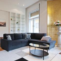 Luxury gold plated suite in calm central location