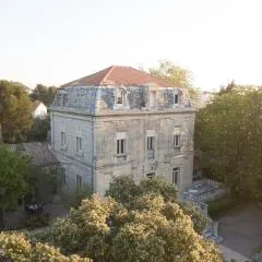 Logis Hôtel - Restaurant Résidence Les Cèdres