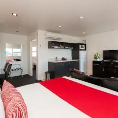 더 도슨 모텔(The Dawson Motel)