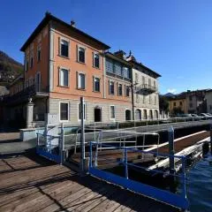 In Riva al Lago di Iseo Residenza Primo Piano