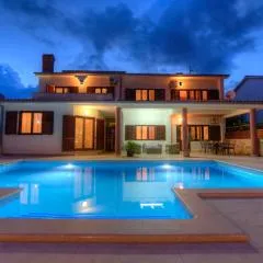 Villa Komel with Pool