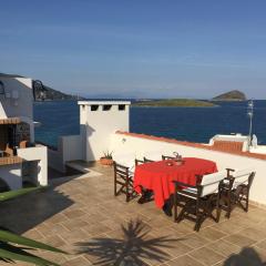 Bay watch Apartment close to the airport at PORTO RAFTI