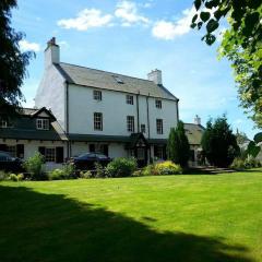 Stuc an t Sagairt Cottage , Loch Lomond