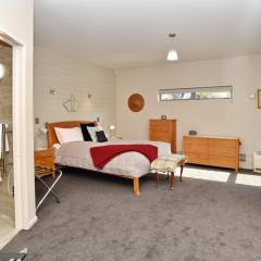 The Apartment Within - Christchurch Holiday Homes
