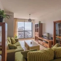 El Mirador: sea views from the shore