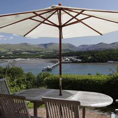 Coed y Berclas cottage, private orchard with stunning views