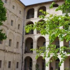 Clos des Arts Suspendus