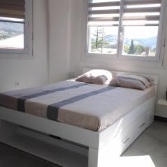 Château d'eau réaménagé en Maison ronde proche de la plage et du Castellet