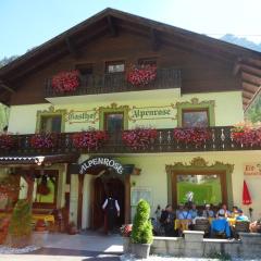 Gasthof Alpenrose und Pension Nina