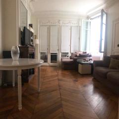 Great Location Center of Paris- Walking distance CHAMPS ELYSEES