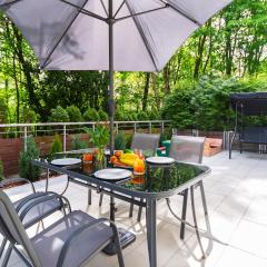 Beachfront Apartment Haga with Free Parking by Noclegi Renters