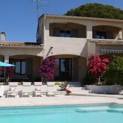 Grand Appartement dans Maison avec Piscine Privée