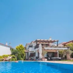 Zennova #17 Lydia Luxury Pool Villa, Elani