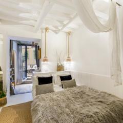 Trastevere Gem Cozy Light-filled Retreat