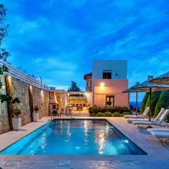 Elmyra Villa, Heated Pool & Walking to beach, By ThinkVilla