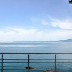 Naftilos Blue View retreat