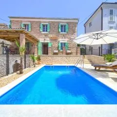 Villa Stone Queen