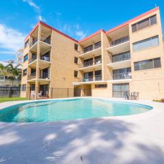 Golden Shores Unit 3 21 Landsborough Parade