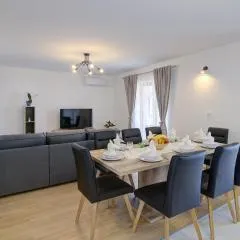 Josipa & Jelena Apartment