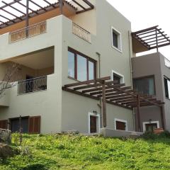 Serapis Country House on the hill above Heraklion Off grid