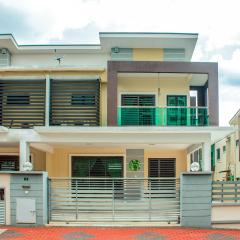 TROPICAL LIVINGS MERU IPOH HOMESTAY by Grab A Stay