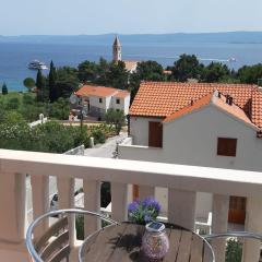 Liliana Bol Apartment with Wonderful Sea View Near the Beaches