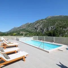 VILLA REMUSIC Pool, whirlpool, Sauna,4 bedrooms, amazing landscape
