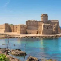 White beach Le Castella