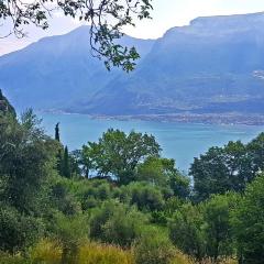 Villa Paradiso Pieve by Gardadomusmea