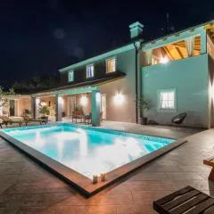 Luxurious Mediterranean house (8+2) near to the beautiful beaches