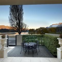 Esplanade Queenstown by Staysouth