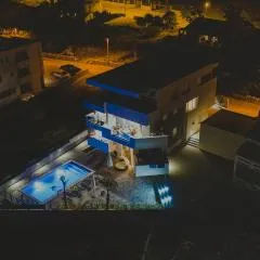 Apartments Pool Villa Aldura