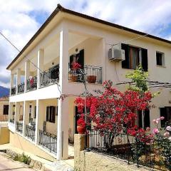 ESTIA Holiday Apartment & Studio