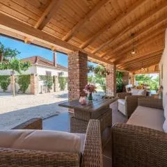 Villa Navita Augustinus with pool