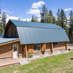 Grey Wolf Retreat by KABINO Sleeps 20 Commercial Kitchen Fire Pit WiFi Bunk Beds