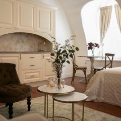 Heart of OLD TOWN - St. Ann apartment