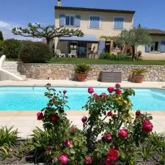 Jylloue, Villa avec piscine privée à MOUGINS, proche ROYAL MOUGINS GOLF AND SPA