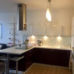 Cozy, beautiful view - 1 stop by train to old town