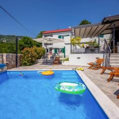 Villa LETA, luxurious 5 stars villa in a green oasis with fitness, heated pool, playground & barbecue, Kvarner