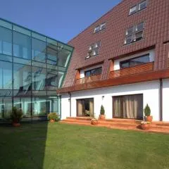 호텔 울프 2 (Hotel Wolf 2)