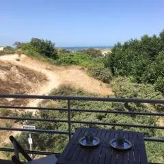 Les pieds dans le sable