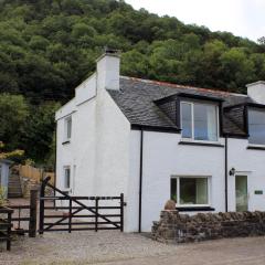 Arivonie Lochside Cottage