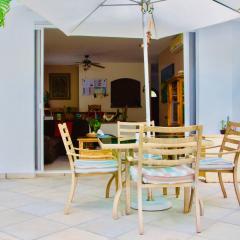 Superior Comfort Room With Swimming Pool Air Conditioning and Parking