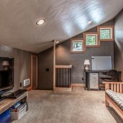 3 Bed 3 Bath Vacation home in Schweitzer Mountain